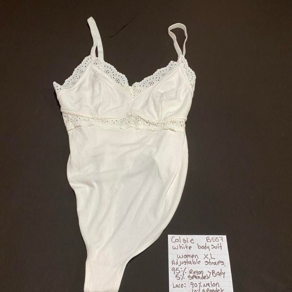 Colsie white lace bodysuit with adjustable straps, size XL. SKU-B557